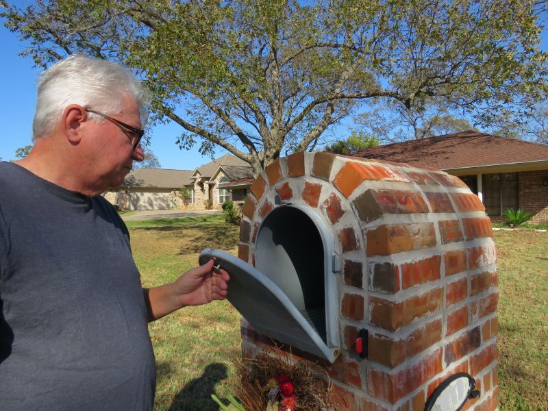 Finished Brick Mailbox Repair